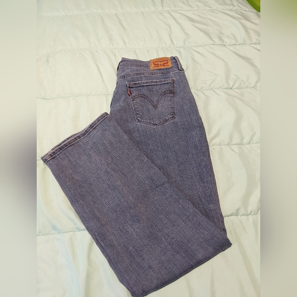 Levi's - Picture 2 of 6